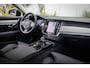 Volvo V90 T8 Plug-in hybrid AWD Ultra Dark | 360 Graden camera | Trekhaak | Schuif-/kanteldak | Adaptieve Cruise Control | Adaptieve LED koplampen | Head-up Display