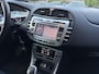 Lancia Delta 1.4-16V Turbo Oro | Navi | Autom. Airco | Cruise Control | PDC | Park Assist | Privacy Glass | 17" LMV | APK tot 09-09-2026!