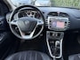 Lancia Delta 1.4-16V Turbo Oro | Navi | Autom. Airco | Cruise Control | PDC | Park Assist | Privacy Glass | 17" LMV | APK tot 09-09-2026!