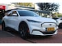 Ford Mustang Mach-E 75kWh | 10X Op Voorraad! | Camera | Vol- Leder | Adaptive Cruise & Climate Control | Stoel & Stuurverwarming | Carplay | Navigatie |