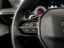 Peugeot 208 1.2 PureTech Allure Sport Automaat (APPLE CARPLAY, GROOT NAVI, LANE ASSIST, SPORTSTOELEN, PARKEERSENSOREN, CRUISE, DAB+, NIEUWSTAAT)