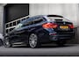 BMW 5-Serie Touring 530d 266 pk xDrive High Executive M-Sportpakket / BTW-Auto/ Dealer.Ond/ Pano-Dak/ Leder/ Sport-Stoelen/ Head-Up/ Keyless/ 19'' LMV