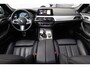 BMW 5-Serie Touring 530d 266 pk xDrive High Executive M-Sportpakket / BTW-Auto/ Dealer.Ond/ Pano-Dak/ Leder/ Sport-Stoelen/ Head-Up/ Keyless/ 19'' LMV