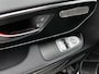 Mercedes-Benz V-klasse V 300d L2 Automaat Avantgarde Line Dubbel Cabine | AMG Line | Distronic+ | Stoelverwarming | Trekhaak | Climate Control | Navigatie | Spiegelpakket | Dodehoekassistent
