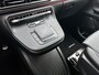 Mercedes-Benz V-klasse V 300d L2 Automaat Avantgarde Line Dubbel Cabine | AMG Line | Distronic+ | Stoelverwarming | Trekhaak | Climate Control | Navigatie | Spiegelpakket | Dodehoekassistent