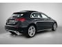 Mercedes-Benz A-klasse A 250e AMG Line | Advanced Plus Pakket | Winterpakket | Panoramadak | Sfeerverlichting | Keyless-Go | Stoelverwarming | Parktronic | Camera | Spiegelpakket