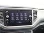 Volkswagen T-Roc 1.5 TSI Style Business | Achteruitrijcamera | Navigatie | Adaptieve cruise control | Draadloze telefoonlader | Airco | CarPlay | Parkeersensoren |