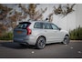 Volvo XC90 2.0 T8 Plug-in hybrid AWD Ultra Dark | FACELIFT | Luchtvering | Bowers & Wilkins Audio | Massage + Ventilatie | Head Up | 360 Camera | Trekhaak | 21 Inch Velgen | Stoel + Stuurverwarming |