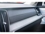 Volvo XC90 2.0 T8 Plug-in hybrid AWD Ultra Dark | FACELIFT | Luchtvering | Bowers & Wilkins Audio | Massage + Ventilatie | Head Up | 360 Camera | Trekhaak | 21 Inch Velgen | Stoel + Stuurverwarming |