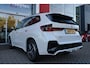 BMW X1 xDrive30e M-SPORT | PANORAMISCH SCHUIF/KANTEL DAK | ELEKTRISCH WEGKLAPBARE TREKHAAK | HARMAN/KARDON AUDIO SYSTEM | ALARMINSTALLATIE | ELEKTRISCH BEDIENBARE VOORSTOELEN MET GEHEUGENFUNCTIE "ACTIEVE ZITPLAATSEN" | STOEL VERWARMING | DRIVING ASSISTANT PROFESSIONAL MET O.A. ACTIVE LANE ASSIST | HARMAN HARDON AUDIO SYSTEM | SHADOW LINE | INNOVATION PAKKET MET O.A. 3D VIEW CAMERA'S, ADAPTIEVE LED KOPLAMPEN, HEAD UP DISPLAY, BMW LIVE PROFFESIONAL DASHBOARD, DRAADLOZE TELEFOONLADER | NAVIGATIE | DRAADLOZE APPLE CARPLAY/ANDROID AUTO | DAB+ RADIO | ELEKTRISCH BEDIENBARE ACHTERKLEP | SFEER VERLICHTING | KEYLESS GO |
