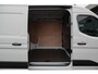 Renault Master T35 | L2H2 | 2.0Dci 150Pk | Stoel-Bank | Parkeersensoren | Laadruimte betimmering | LED