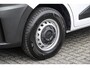 Renault Master T35 | L2H2 | 2.0Dci 150Pk | Stoel-Bank | 3.500Kg Trekgewicht | Parkeersensoren | Laadruimte betimmering | LED