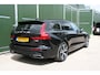 Volvo V60 2.0 T8 Twin Engine AWD R-Design, LEER, PANORAMADAK, CAMERA, WINTERPAKKET