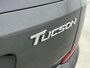 Hyundai Tucson 1.7 CRDi HP PREMIUM | OUTLETDEAL! | UNIEK! | TREKHAAK | ALL SEASONS | NAVI | CLIMA | CRUISE | CAMERA | LEDER | STOEL & STUURVERWARMING | 19'' LM VELGEN | AUTOMAAT |