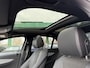 Mercedes-Benz E-klasse 300e 4MATIC AMG Line AUTOMAAT| SPORT INTERIEUR| NAVIGATIE| 360-CAMERA| DODE-HOEK| MULTIMEDIA| AIRCO/ECC| ADAPTIVE CRUISECONTROLL| XENON/LED| TREKHAAK| SFEER VERLICHTING|