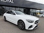 Mercedes-Benz E-klasse 300e 4MATIC AMG Line AUTOMAAT| SPORT INTERIEUR| NAVIGATIE| 360-CAMERA| DODE-HOEK| MULTIMEDIA| AIRCO/ECC| ADAPTIVE CRUISECONTROLL| XENON/LED| TREKHAAK| SFEER VERLICHTING|