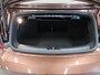 Volkswagen Beetle Cabriolet 1.2 TSI Exclusive Edition Leer Airco-ecc Camera Navigatie Bluetooth 17 inch Circle Black PDC Stoelverwarming Boekjes aanwezig Elektrische kap 70's Design