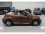 Volkswagen Beetle Cabriolet 1.2 TSI Exclusive Edition Leer Airco-ecc Camera Navigatie Bluetooth 17 inch Circle Black PDC Stoelverwarming Boekjes aanwezig Elektrische kap 70's Design