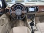 Volkswagen Beetle Cabriolet 1.2 TSI Exclusive Edition Leer Airco-ecc Camera Navigatie Bluetooth 17 inch Circle Black PDC Stoelverwarming Boekjes aanwezig Elektrische kap 70's Design