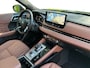 Mitsubishi Outlander 2.4 PHEV Instyle+ Apple Carplay/Android Auto , achterbank verwarmd , elektrisch glazen panorama-dak , cruise control adaptief , elektrisch verstelb. bestuurdersstoel met geheugen , elektrisch bedienbare achterklep met sensorsturing , luxe lederen bekleding , stoel ventilatie voor , navigatiesysteem , camerabeeld in binnenspiegel , head-up display , enz enz