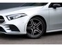 Mercedes-Benz A-klasse 200 Business Solution AMG | Panoramadak | Camera | Night Pakket | High Performance Led | Widescreen | Regensensor |