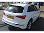 Audi Q5 2.0 TFSI S-Line Quattro Adrenalin Sport Adaptive cruise control/Parkeersensoren rondom/Dodehoek detectie/Stoelverwarming/Climate control/Bluetooth/Keyless/19'' Lichtmetalen velgen.