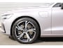 Volvo V60 2.0 T6 Plug-in hybrid AWD Plus Dark | 19'' 5-triple Spaaks Black / Diamond Cut Velgen | Nappa leder / Open Grid Textiel Bekleding Met Contourstoelen | Head-Up Display | Elektrisch Glazen Panorama-Dak | Rondomzicht Camera | Electronic Climate Controle | Verwarmende Voorstoelen + Stuurwiel | Achterbank Verwarmd | Elektrisch Verstelb. Bestuurdersstoel Met Geheugen | Navigatiesysteem |