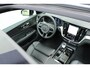 Volvo V60 2.0 T6 Plug-in hybrid AWD Plus Dark | 19'' 5-triple Spaaks Black / Diamond Cut Velgen | Nappa leder / Open Grid Textiel Bekleding Met Contourstoelen | Head-Up Display | Elektrisch Glazen Panorama-Dak | Rondomzicht Camera | Electronic Climate Controle | Verwarmende Voorstoelen + Stuurwiel | Achterbank Verwarmd | Elektrisch Verstelb. Bestuurdersstoel Met Geheugen | Navigatiesysteem |