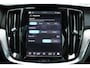 Volvo V60 2.0 T6 Plug-in hybrid AWD Plus Dark | 19'' 5-triple Spaaks Black / Diamond Cut Velgen | Nappa leder / Open Grid Textiel Bekleding Met Contourstoelen | Head-Up Display | Elektrisch Glazen Panorama-Dak | Rondomzicht Camera | Electronic Climate Controle | Verwarmende Voorstoelen + Stuurwiel | Achterbank Verwarmd | Elektrisch Verstelb. Bestuurdersstoel Met Geheugen | Navigatiesysteem |