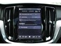 Volvo V60 2.0 T6 Plug-in hybrid AWD Plus Dark | 19'' 5-triple Spaaks Black / Diamond Cut Velgen | Nappa leder / Open Grid Textiel Bekleding Met Contourstoelen | Head-Up Display | Elektrisch Glazen Panorama-Dak | Rondomzicht Camera | Electronic Climate Controle | Verwarmende Voorstoelen + Stuurwiel | Achterbank Verwarmd | Elektrisch Verstelb. Bestuurdersstoel Met Geheugen | Navigatiesysteem |