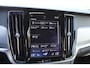 Volvo V90 T4 R-Deisgn | Elektrische bedienbare voorstoelen | Stoelverwarming | Keyless entree | DAB radio | BLIS | Parkeersensoren voor + achter | Apple Carplay/Android auto | Harman Kardon Premium Audio |