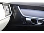 Volvo V90 T4 R-Deisgn | Elektrische bedienbare voorstoelen | Stoelverwarming | Keyless entree | DAB radio | BLIS | Parkeersensoren voor + achter | Apple Carplay/Android auto | Harman Kardon Premium Audio |