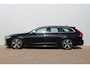Volvo V90 T4 R-Deisgn | Elektrische bedienbare voorstoelen | Stoelverwarming | Keyless entree | DAB radio | BLIS | Parkeersensoren voor + achter | Apple Carplay/Android auto | Harman Kardon Premium Audio |