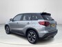 Suzuki Vitara 1.0 Boosterjet Stijl Elektronisch schuif- kanteldak | All seasonbanden | Parkeersensoren voor- en achter | Navigatiesysteem | Afneembare trekhaak | Adaptieve Cruise Control | Climate Control | 36 maanden GARANTIE