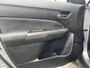 Suzuki Vitara 1.0 Boosterjet Stijl Elektronisch schuif- kanteldak | All seasonbanden | Parkeersensoren voor- en achter | Navigatiesysteem | Afneembare trekhaak | Adaptieve Cruise Control | Climate Control | 36 maanden GARANTIE