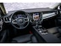 Volvo V90 2.0 T8 Plug-in hybrid AWD Ultra Dark | Trekhaak | Panoramadak | 360 Camera | Gelaagd Glas | Stoel en Stuurverwarming | Head Up Display | Leder Dashboard |