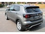 Volkswagen T-Cross 1.5 TSI 150pk Style DSG Automaat / Navigatie / LM 17 inch / Parkeersensoren / LED / Verwarmbare stoelen