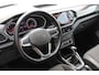 Volkswagen T-Cross 1.5 TSI 150pk Style DSG Automaat / Navigatie / LM 17 inch / Parkeersensoren / LED / Verwarmbare stoelen