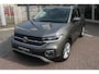 Volkswagen T-Cross 1.5 TSI 150pk Style DSG Automaat / Navigatie / LM 17 inch / Parkeersensoren / LED / Verwarmbare stoelen