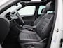 Volkswagen Tiguan 1.4 TSI eHybrid R-Line 245 PK | SoH 97.7% | Plug-In | Panoramisch Schuif- Kanteldak | Volledig Lederen Stoelen | Trekhaak | Navigatiesysteem 'Discover Pro' | Stuurwielverwarming | Stoelverwarming Voor & Achter | Chroom Pakket  | Digitale Cockpit Pro | Volledig Dealer Onderhouden