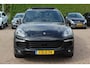 Porsche Cayenne 3.0 S E-Hybrid / Trekhaak / Panoramadak / Camera / Sportdesign + Chrono / 21'' / Luchtvering / Bose / ACC / DAB / Dodehoek / Stoelventilatie + verwarming