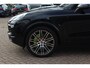 Porsche Cayenne 3.0 S E-Hybrid / Trekhaak / Panoramadak / Camera / Sportdesign + Chrono / 21'' / Luchtvering / Bose / ACC / DAB / Dodehoek / Stoelventilatie + verwarming