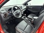 Hyundai Kona 1.0T Premium | Leer | Stoel + stuurverwarming | Trekhaak | Stoelventilatie | El. bed. stoelen | 18" Lm-wielen | LED |