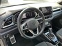 Volkswagen T-Roc 1.5 TSI 150PK R-Line Business+ / R-Line Interieur + Exterieur / Afneembare Trekhaak / IQ LED / Achteruitrijcamera / Stuur + Stoelverwarming / Dodehoek Sensor **