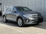 Volkswagen T-Roc 1.5 TSI 150PK R-Line Business+ / R-Line Interieur + Exterieur / Afneembare Trekhaak / IQ LED / Achteruitrijcamera / Stuur + Stoelverwarming / Dodehoek Sensor **