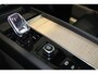 Volvo XC60 T6 Plug-in AWD Ultra Dark | Luchtvering | Head up display | 21" Velgen