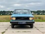 Volvo 100-Serie 142 De Luxe in super retro kleurstelling, handgeschakeld