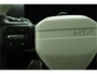 Kia EV4 Fastback GT-PlusLine 81.4 kWh - Stoelverwarming/ventilatie - Glazen Schuif-/kanteldak - Elektrisch verstelbare voorstoelen - Dodehoekcamera - Head-up display Fabrieksgarantie tot 03-09-2032