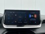 Peugeot 208 1.2 Hybrid 100 e-DCS6 Allure | Stoelverwarming Voor | Navigatie | CarPlay | Adaptive Cruise Control | Automaat | Sensoren Voor + Achter | Camera |