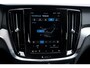 Volvo V60 2.0 T6 Plug-in hybrid AWD Plus Dark | 2000 kg trekgewicht | Elektrische stoelen met geheugen | Harman/Kardon Audio | Stoel & Stuurverwarming | Dodehoeksensoren | adaptieve cruise controle |